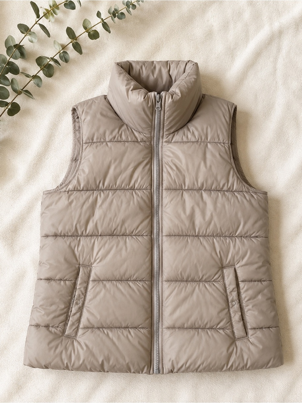 Old Navy Women's Quilted Puffer Vest - Light Beige